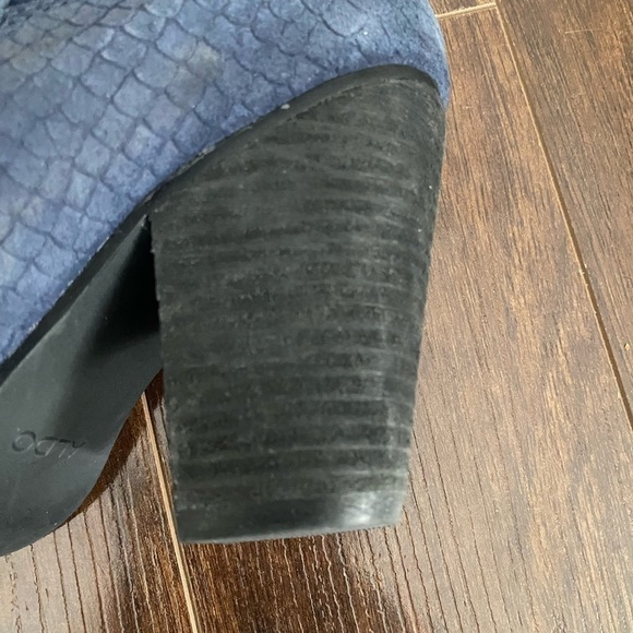 ALDO Blue Healed Boots Size 7.5 - Picture 13 of 16